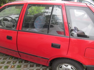 Suzuki swift mk3 hatchback 5 doors left door back left c402, фото