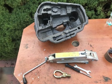Домкрат вкладыш vw audi 8l0011031a