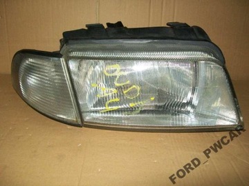 REFLEKTOR PRAWY LAMPA AUDI A4 KIERUNKOWSKAZEM