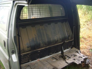 HYUNDAI H1 H200 STĚNA PŘEPÁŽKOVÁ
