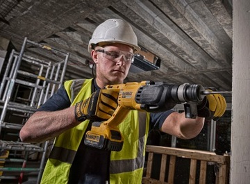 БЕСЩЕТОЧНАЯ ударная дрель DeWalt DCH133N 18 В