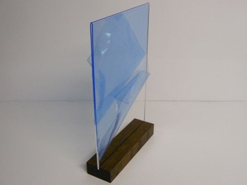 Подставка из оргстекла для листовки-меню, формат А4Т, вертикальная.