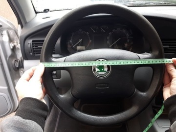 Pokrowiec na kierownice SKÓRA CITROEN BERLINGO 1