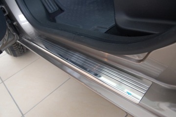 FIAT LINEA 2007-2015 VRSTVA  LIŠTA PRAHU PRAHY
