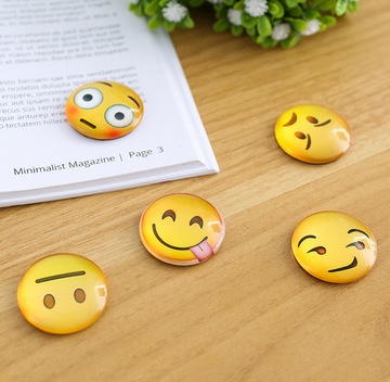 10 КРУГЛЫХ МАГНИТОВ EMOJI ДЛЯ ХОЛОДИЛЬНИКА