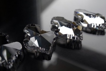 Французский кулон Crystal 63 -миллиметровый барокко