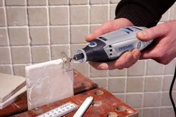 DREMEL 3000 + 25 ПРИНАДЛЕЖНОСТЕЙ + НАСТЕННОЕ КРЕПЛЕНИЕ + КОРПУС