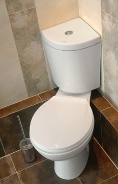 WC KOMPAKT NAROŻNY CORNER BIAŁY + DESKA Novoterm Kerra