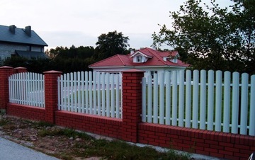 Furtka, brama przesuwna sztachetowa, montaż TREBOR