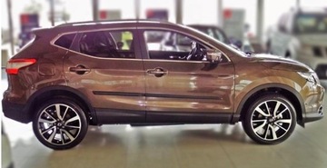 LIŠTA BOČNÍ DVEŘNÍ NA DVEŘE NISSAN QASHQAI 13-