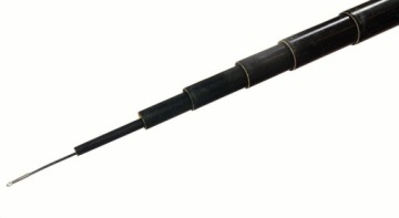 Удилище-летучая мышь 14 метров с поплавком на антенной мачте.