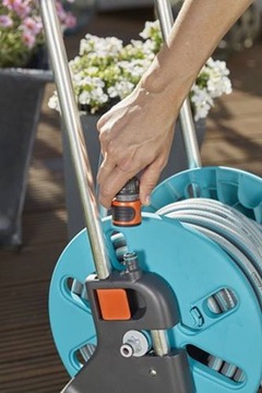 Wózek na wąż AquaRoll M Easy Gardena 18517 zestaw wózka z wężem