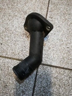 Корпус термостата 1.6 8v toledo ii 061121121c фото №1