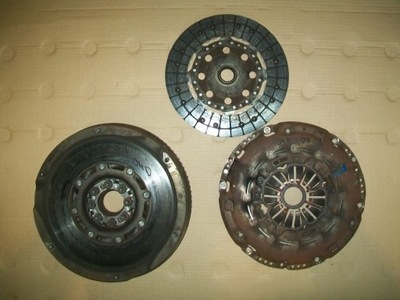 TOYOTA COROLLA VERSO 04-08 2.2 D4D WHEEL DUAL-MASS CLUTCH СLUTCH BEARING - milautoparts-fr.ukrlive.com