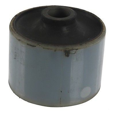 Втулка рычага задняя land rover discovery ii 2 фото №1