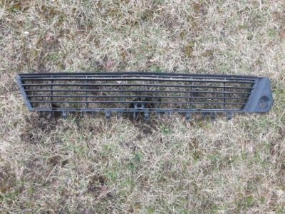 Opel vectra c решітка бампера середня фото №1