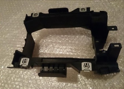 Audi a3 кронштейн крепёжный 8v0863531 фото №1