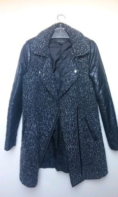 Czarna kurtka ramoneska