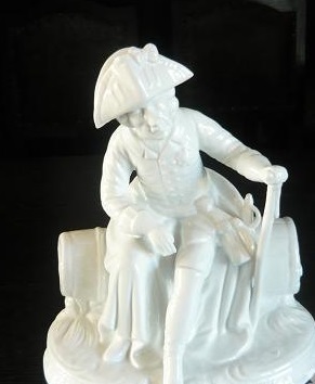Figurka figura żołnierz porcelanowa biała
