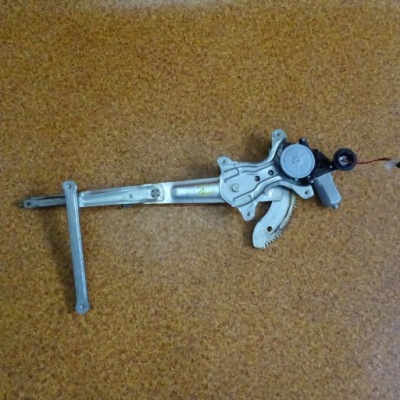 Daihatsu terios 07r подъемник окон задняя правый фото №1