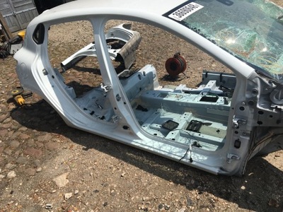 Крила чверть bok clio iv білий фото №1