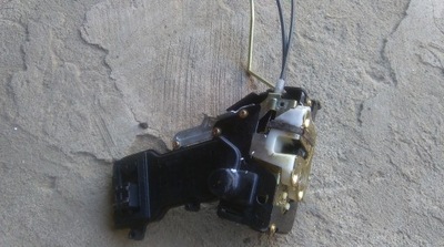 Mazda 2 02-07 замок двері правий перед europa фото №1