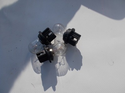 Цоколь вкладиш лампи задня e83 x3 фото №1