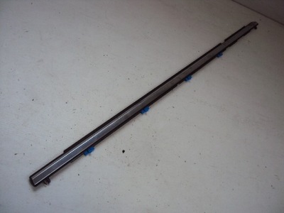 Молдинг ущільнювач правий задня mazda 5 08- kombi фото №1