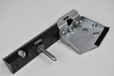 Пластина крепёжная правая audi r8 spyder 4s7813930d фото №1