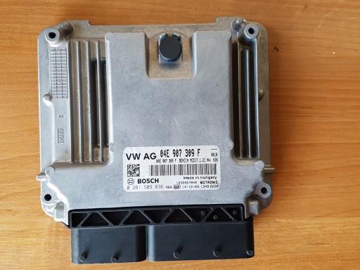Контроллер компьютера двигателя VW Golf VII 04E907309F