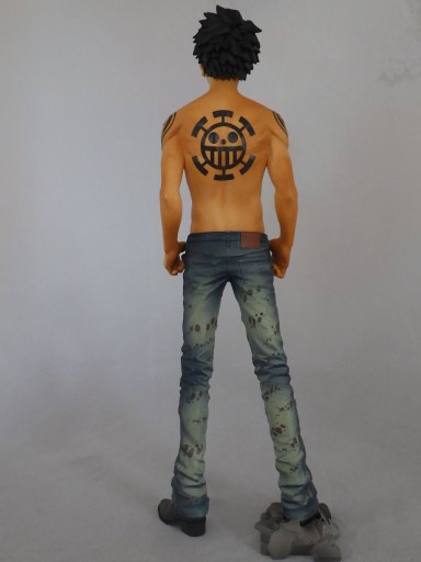 FIGURKA ANIME ONE PIECE Trafalgar Law KING OF ART