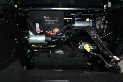 КОМПЛЕКТ КОЖАНЫХ СИДЕНИЙ GD VW TOUAREG 7P R-LINE