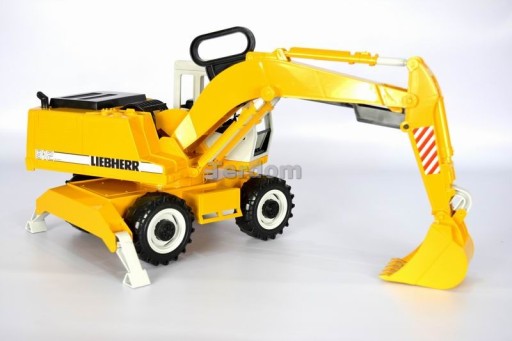 BRUDER 02426 Ковшовый экскаватор Liebherr 912