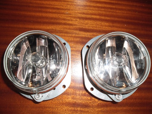 MERCEDES CLK 209 W209 HALOGEN ZDERZAK AMG