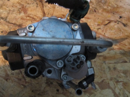 Топливный насос Opel Zafira B II 1.7 CDTI 9803028