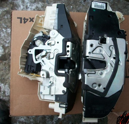 450711631L - Замок лівих дверей MERCEDES W221 A2217305135