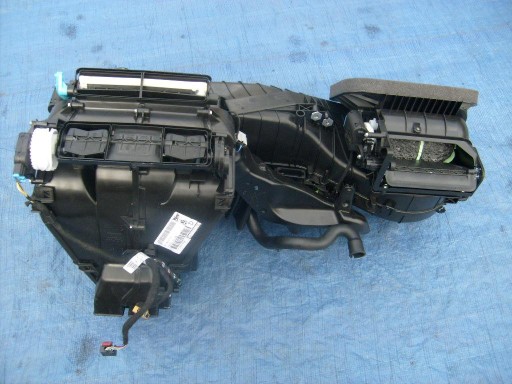 VW TOURAN 2011 р. обігрівач в зборі Кліматронік
