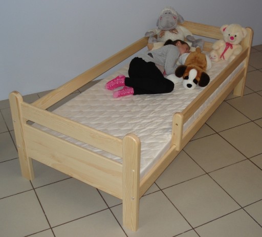 Полукруглая кровать для ребенка