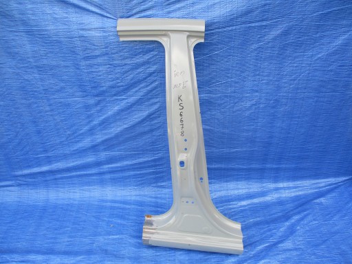 HYUNDAI IX20 ПОСТ ПРАВИЙ СЕРЕДНІЙ ПОРІГ