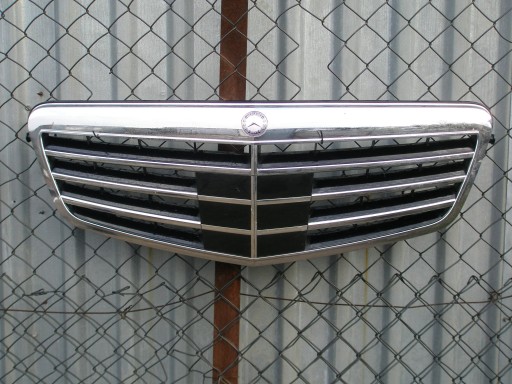 2128800383 - Mercedes E w212 Grill Dummy for Distronic Radar Id