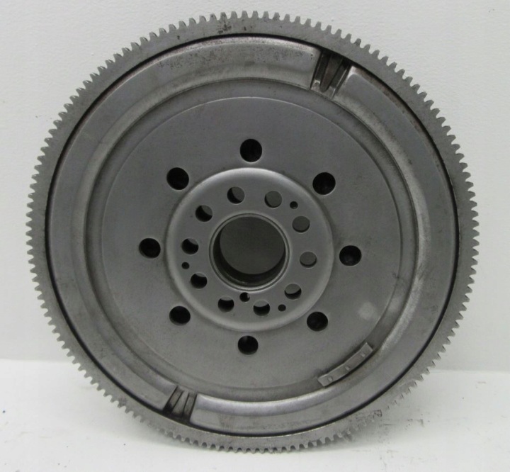 EMBRAYAGE KOLO DISQUE FOCUS ST MK2 2.5 20V 31302152