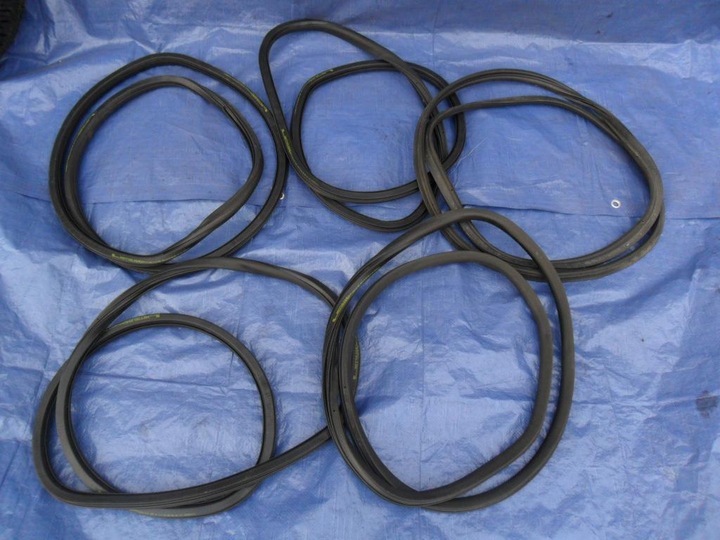 SEAT IBIZA 2008-11 R GASKET DOOR LEFT FRONT photo 1 - milautoparts-fr.ukrlive.com