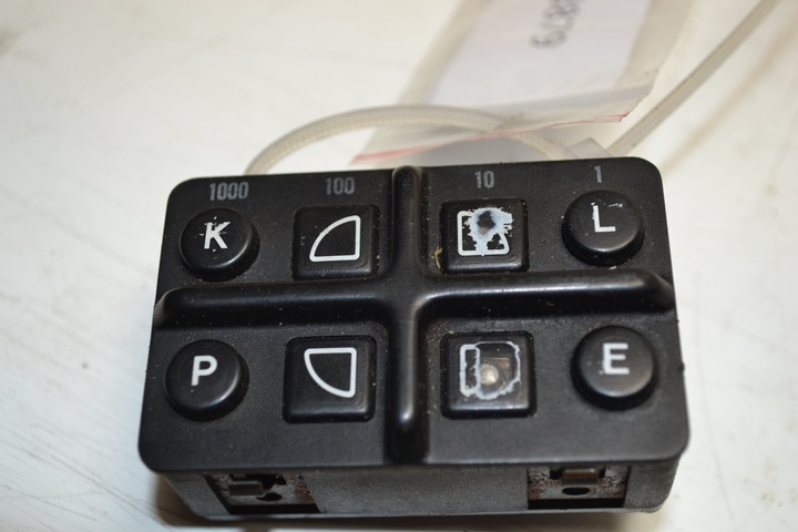 MERCEDES W126 SEC BUTTONS CONTROL UNIT GUZIKI POKLA photo 1 - milautoparts-fr.ukrlive.com