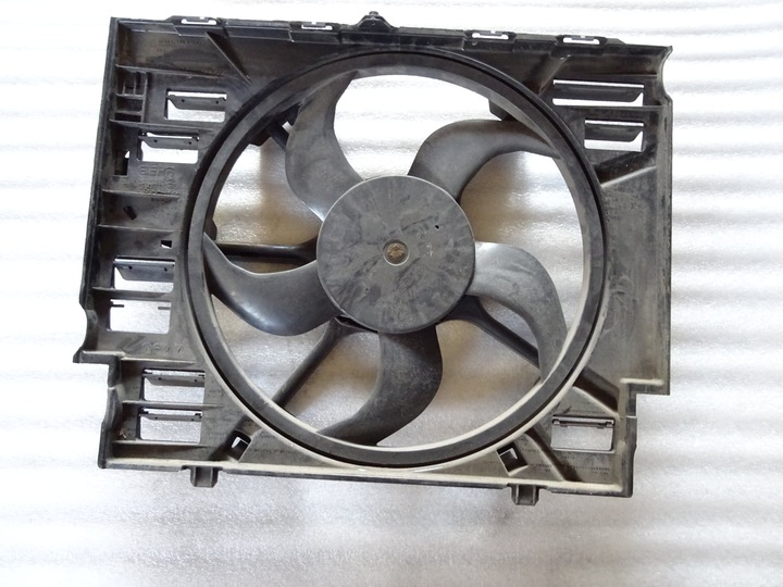 1 BMW E60 2.0D VENTILATEUR DE RADIATEURS CORPS 7796832 photo 2 - milautoparts-fr.ukrlive.com