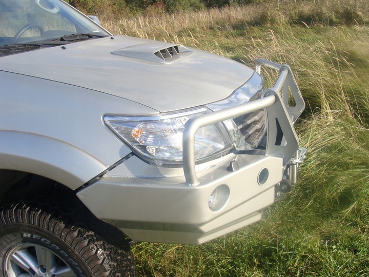 BUMPER FRONT FRONT STEEL TOYOTA HILUX 11 - 15 photo 2 - milautoparts-fr.ukrlive.com