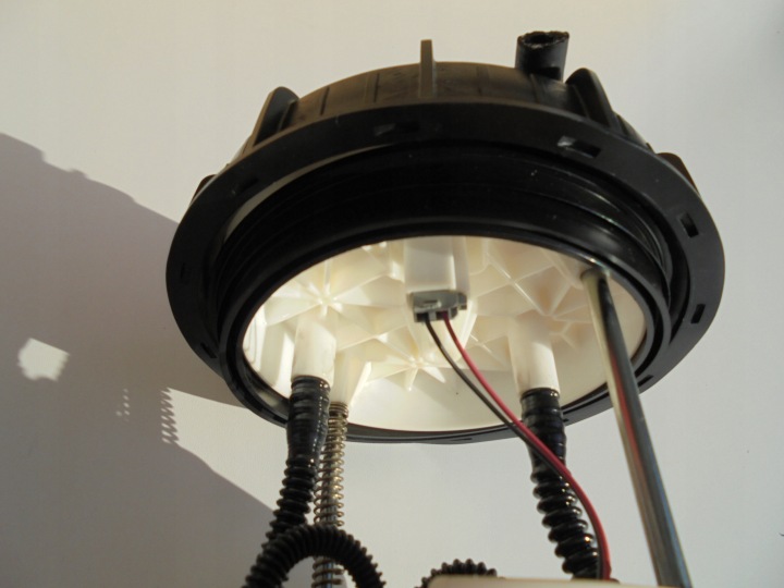 MAZDA CX3 POMPE CARBURANTS FLOTTEUR 2.0 ESSENCE D10J4216XA