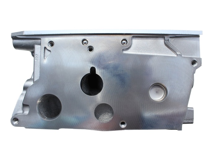 CYLINDER HEAD ENGINE FROM ZAWORAMI 1.0 VWAG 04C103063N photo 5 - milautoparts-fr.ukrlive.com