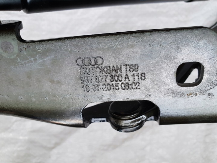 AUDI TT 8S CABRIO CHARNIÈRE COUVERCLES DE COFFRE DROIT 8S7827300A