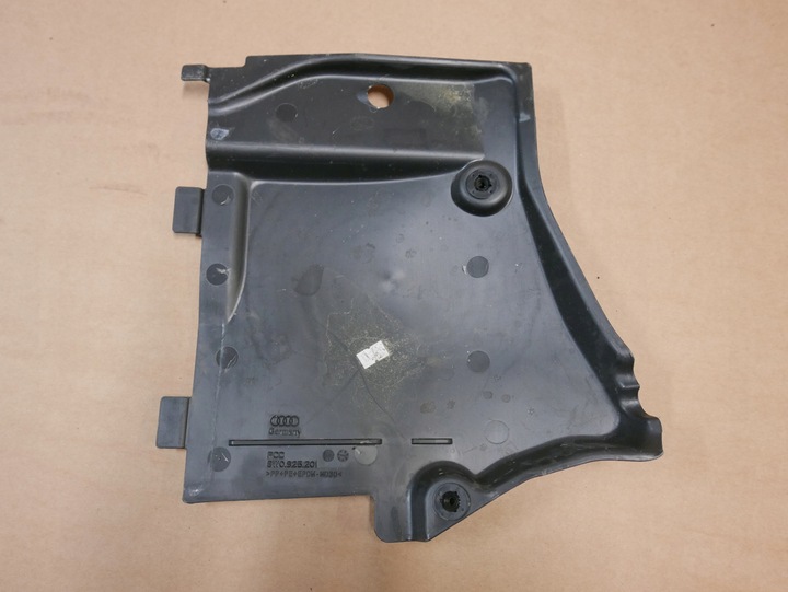 AUDI A4 A5 8W PROTECTION CHASSIS GAUCHE 8W0825201 photo 1 - milautoparts-fr.ukrlive.com