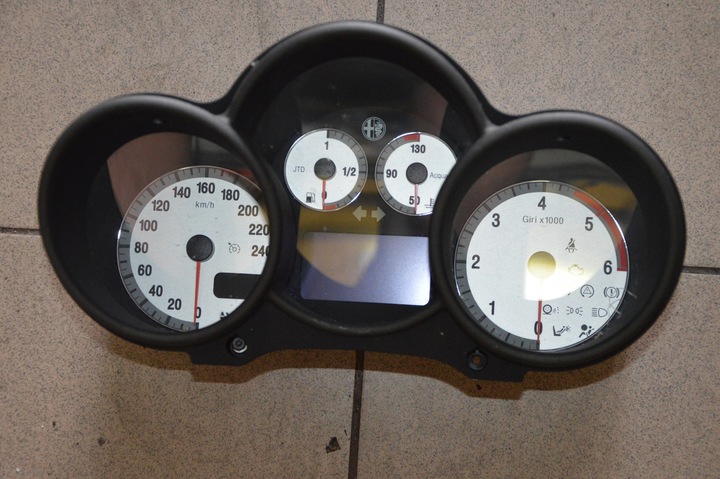 ALFA ROMEO GT DASH DASHBOARD 1.9JTD 156071345 photo 1 - milautoparts-fr.ukrlive.com